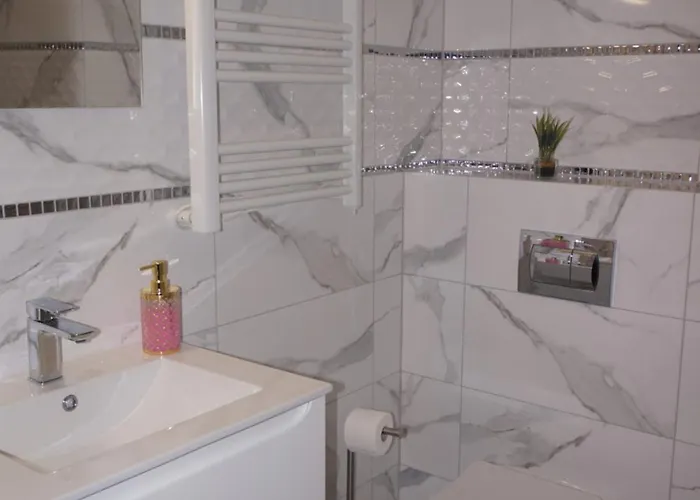 Laguna Blue 招待所 3*